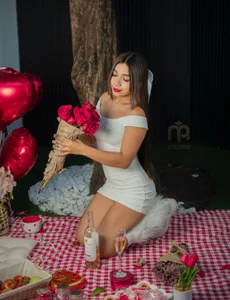 _Kailythompson a world of wonder 🦋 Pic 4