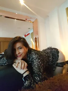 allie_pearl Elegant yet fiery Billede