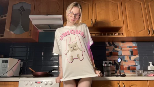 eileencrowday i'm cute Pic 3