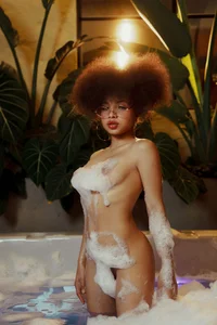 sofia_kay Jacuzzi  5টি ছবি