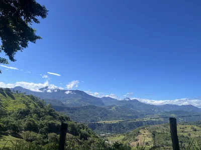 Latino_Junge 🏍️🌳  3টি ছবি