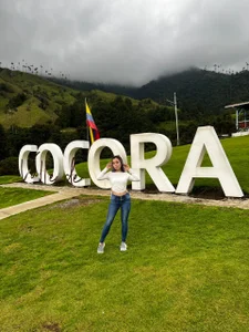 Sophiaa_Gomez Very happy Pic 3