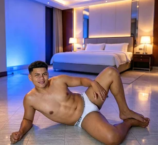 AXIMO_HOT_DUO AXEL READY TO PLAY Pic