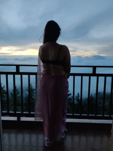 HotNiyathi Public Immagine  2