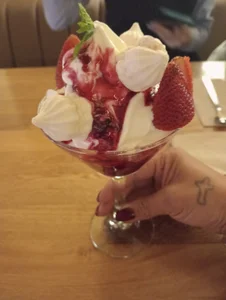 Aliciia_cute1 an outing to eat something delicious Bilde