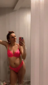 SophMaeexo 💦 Foto 6