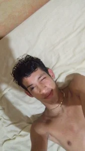 andy_butterfly guysss টি ছবি