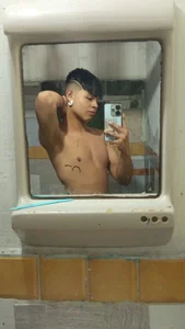 🥺 de Deann_Tay  3 Imagens