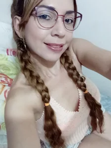 HoneyLeslie Public Foto 5