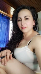 Lindsay_Sherry Public Pic 3