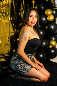 ZoeWan69 Toasts, looks and promises Pic 3