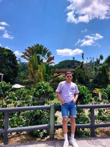 NaxttanのLooking goodの 2枚の写真