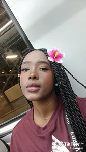yara-ebony Public slika