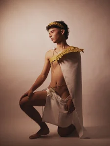 Ian_Castillo_ IAN THE GREEK BOY 👑 Immagine  5