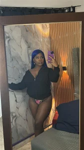 Scarlett_diaz17 How do I look? Pic 3