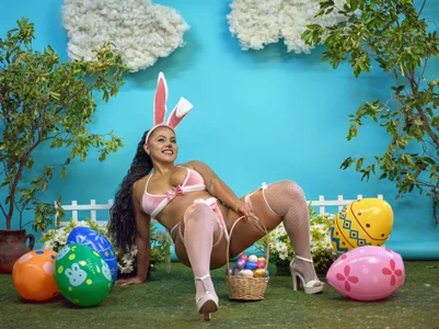 Madison-Diaz Hops of sweetness and melting gazes 🐰🍑 Immagine  5