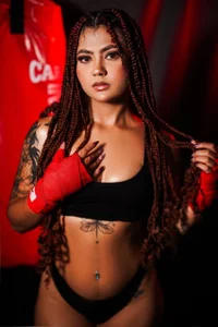 KO mode 🥊 de AlaiaRogers  4 Imagens