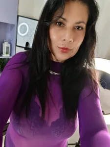 JaylaScott__ Purple soft lady 🪻 Billede