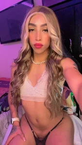 MiissbluntのQUEENの 2枚の写真