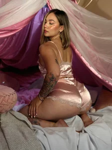 HaleyGreen1 Are you ready to go to "bed"? 😋🎀 Foto 3