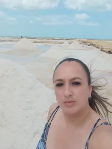 charlize_legs Desert Pic 6