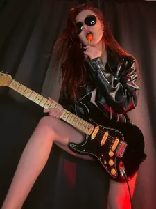 ArleenMantel Rock&Roll Queen Gambar