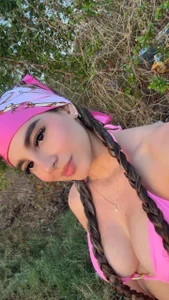 celeste_moonx: pink on the beach❤️🐳🐚 ( 3 фото)