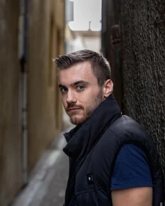 Mikev Public Immagine  2