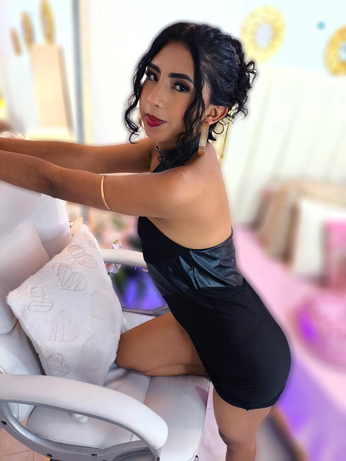 MaisonAmora adlı kullanıcının viral fotoğrafları:  323