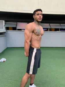 Public od LuigiVitale_1  7 snímek