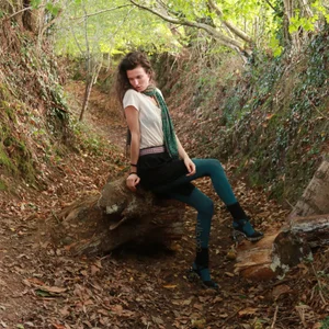 yulladao balade en forêt Foto