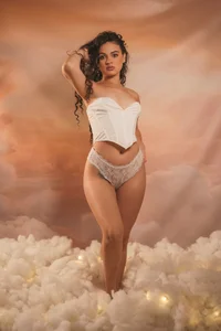 PaulinaSaint only yours 🤍 Pic 5