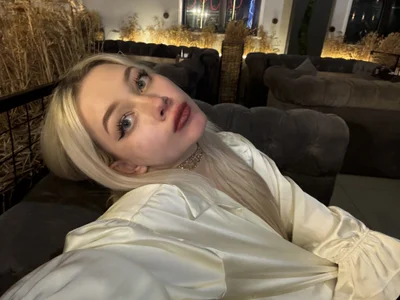 lucyirl Public Foto 5