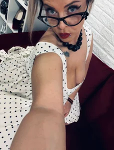 ZoeMesmerize RETRO glasses🤍White lil cute, full of dots dress⚪️⚫️ Εικόνα 9