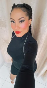 AdelaHaneixのAdelahaneixの枚の写真