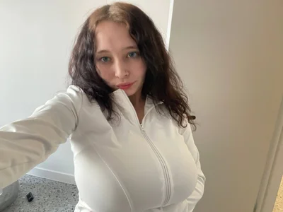 HannaHayles my new white image Pic 2
