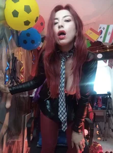 Queenscarlettsecret Do you like how sexy I am? Pic 3