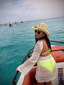 SofiCams1sofi on the beach Bild 5