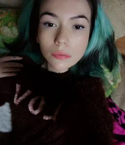 Blowjobs-Alice Public Pic 3