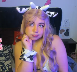 lucy_blush sexy cow Pic 2