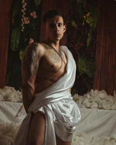 Dustin_Sonne For you who are in my profile🖤🤍 Pic 4