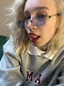 SylviaBayliss me Hình 4