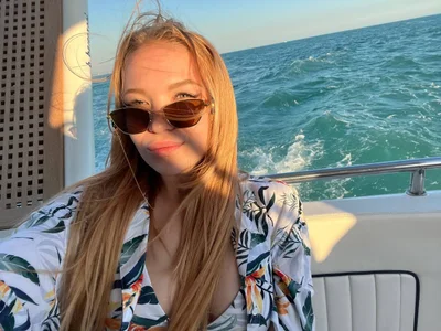 YvonneStrause Public Poză 6