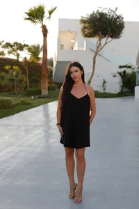 TrishaWinslet_ Public Pic 7