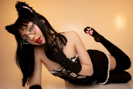 Zoe_Lynch_your cute kitty Bild 2