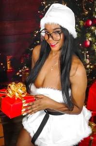 LindaaColeman Public Pic 3