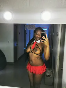 Roxan-hot69 Good grades? No. Just waiting for your cum. 🔥 Kuva