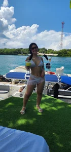 CrisMarulandaのLife is better in bathroom dress wii :3の 2枚の写真