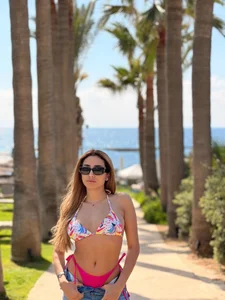 GinaValentinna 👙🌊 รูป  3