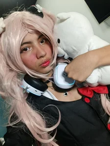 Lovelyamyy kullanıcısının JUNKO ENOSHIMA COSPLAY🩷 albümü -  2 fotoğraf